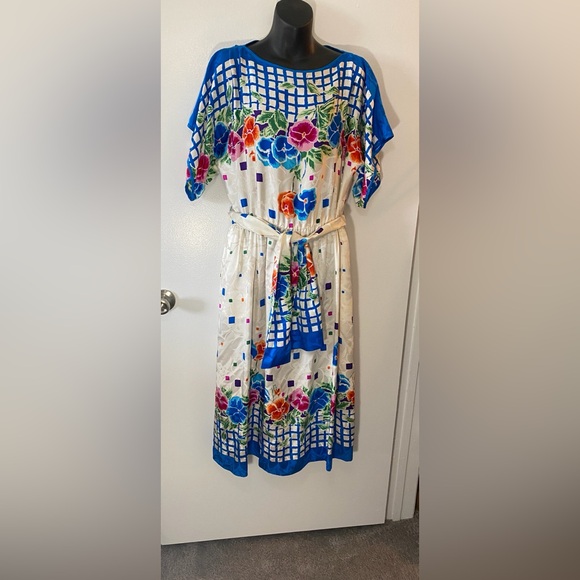 anne crimmins Dresses & Skirts - Anne Crimmins for Umi silk Floral dress size 10.